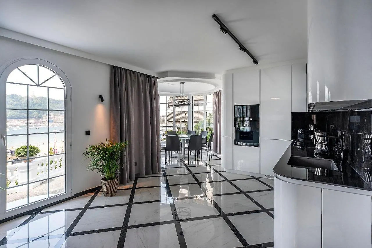 Crown Of La Concha Beach Apartman San Sebastián