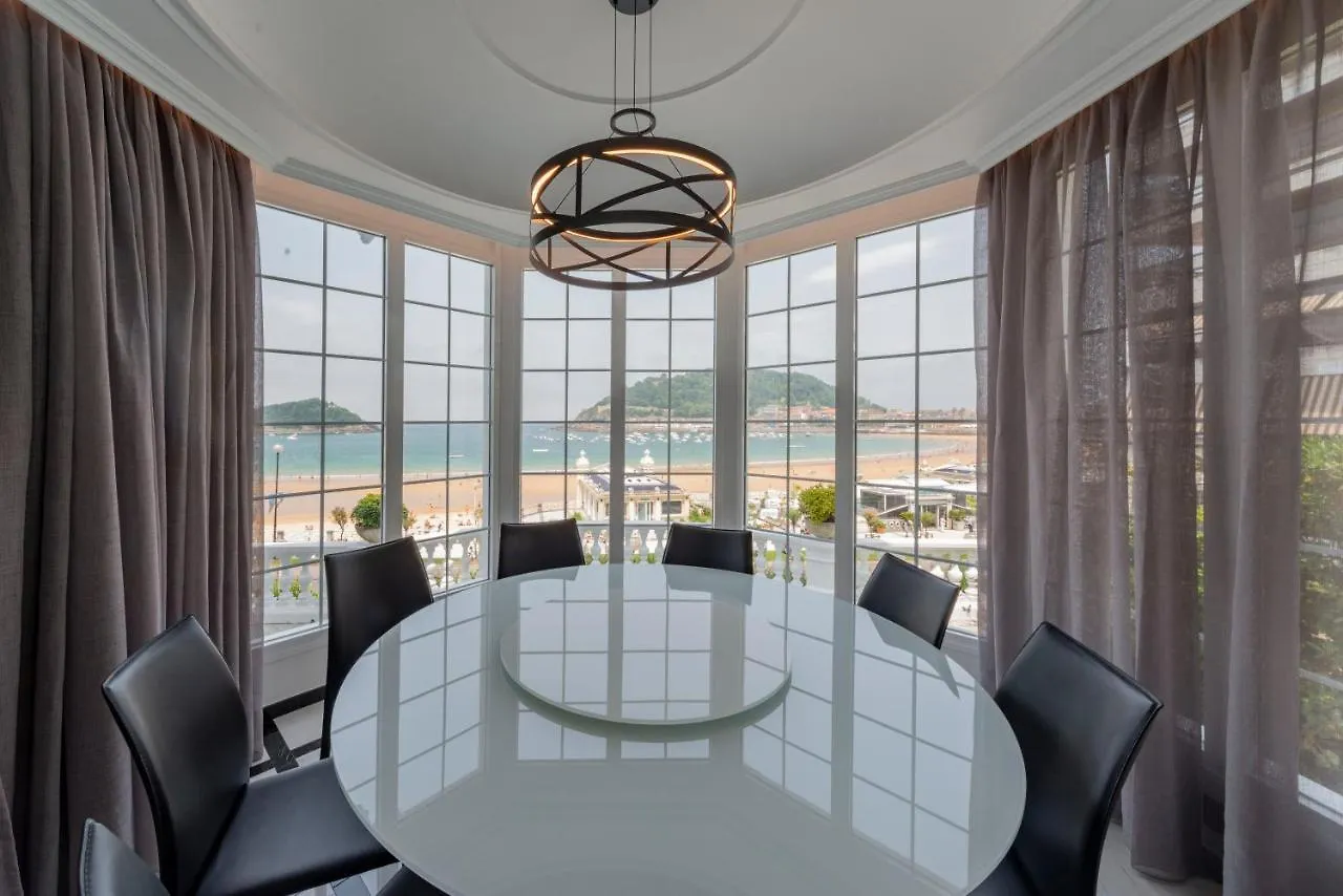 Crown Of La Concha Beach Apartman San Sebastián