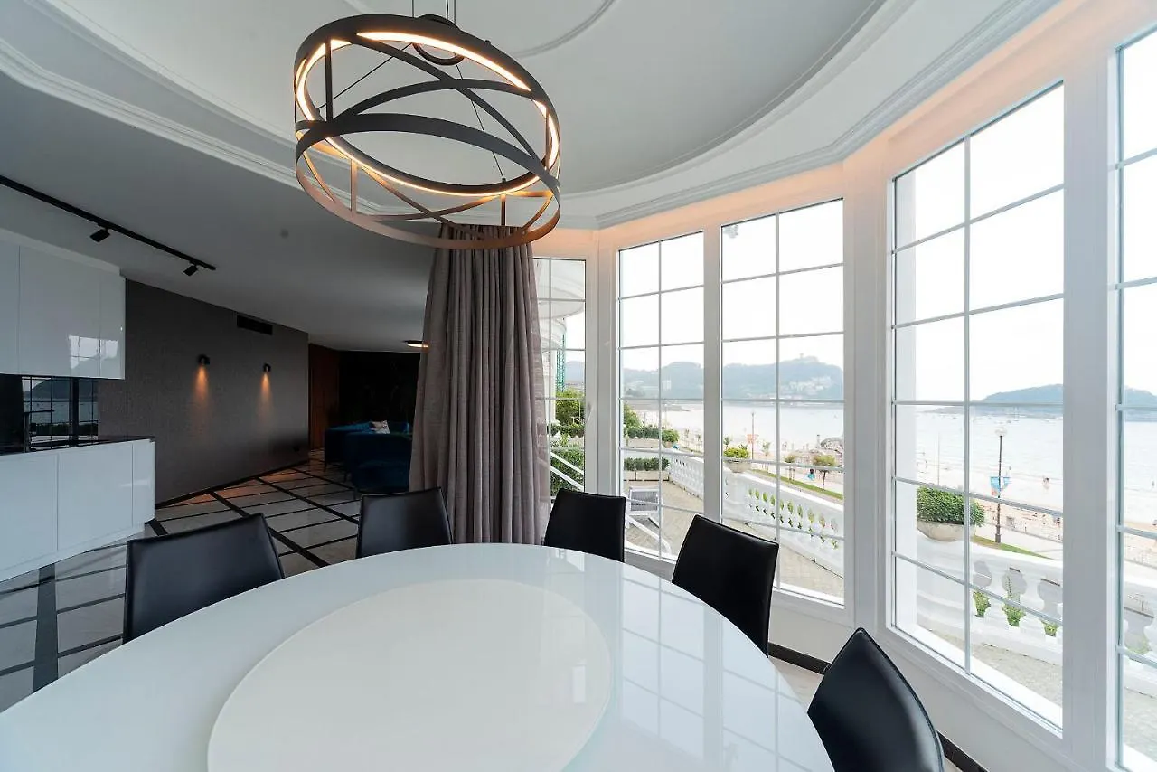 Crown Of La Concha Beach Apartman San Sebastián